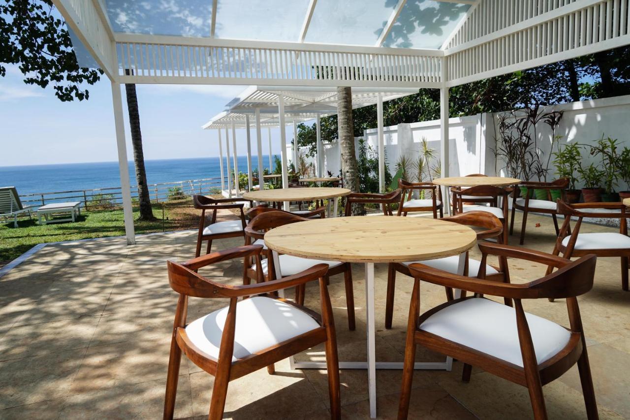 Elixir Cliff Beach And 5* Varkala