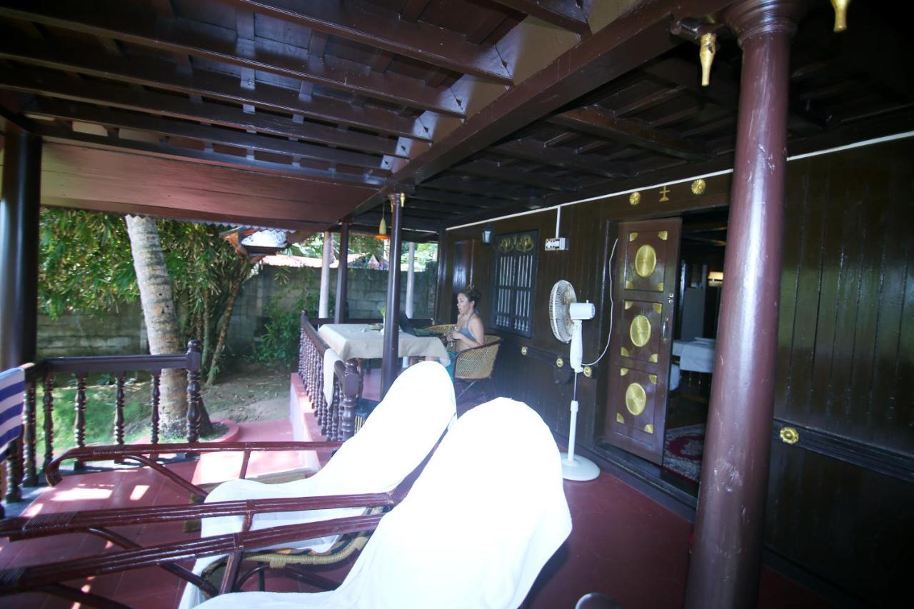 Marine Palace Resort *
