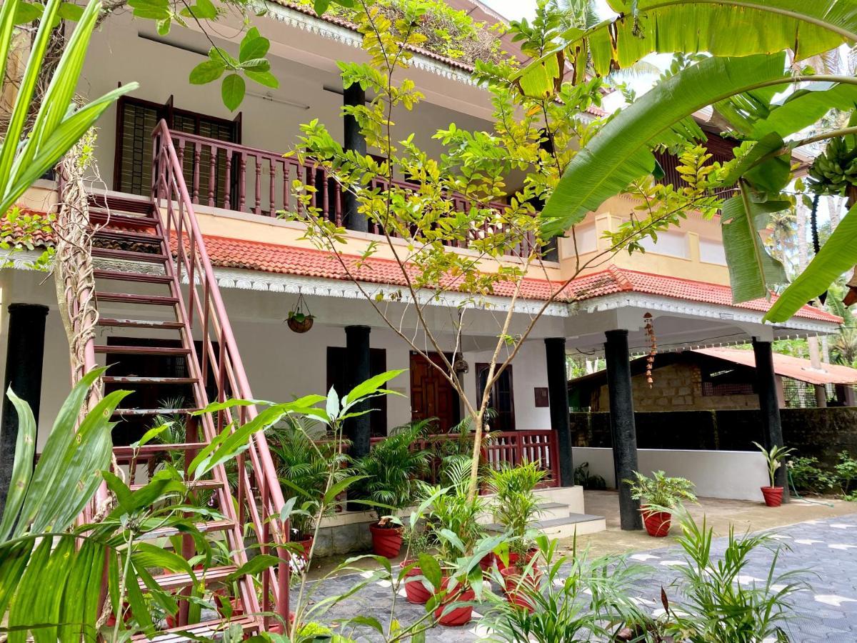 Tattwamasi Ayuryoga With Breakfast And Yoga Varkala