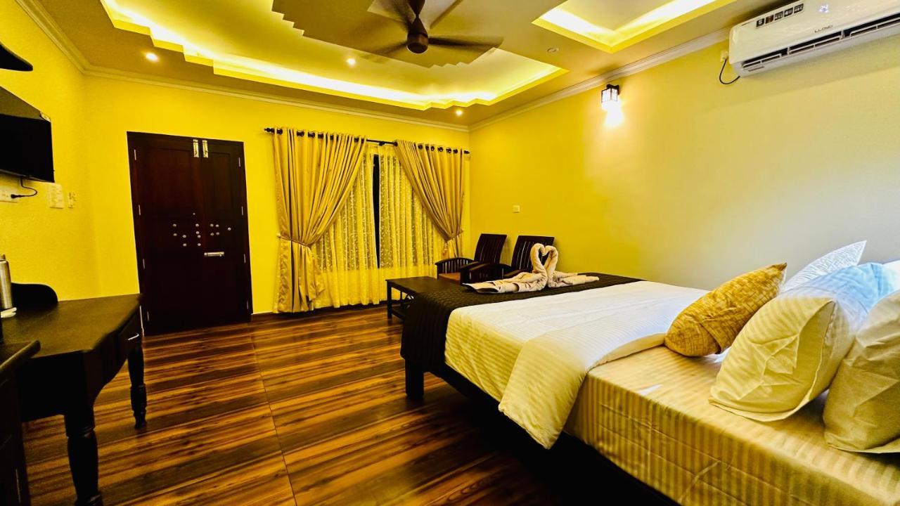 Maadathil & Hotel
