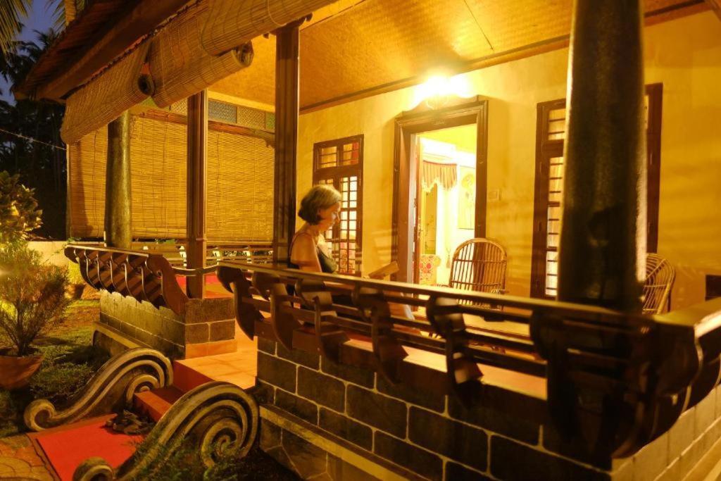 Maadathil & Hotel