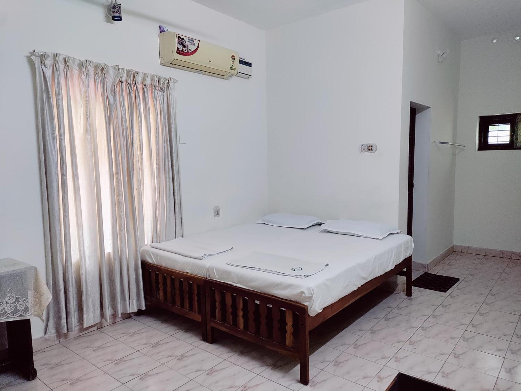 Basuri Guest house Varkala