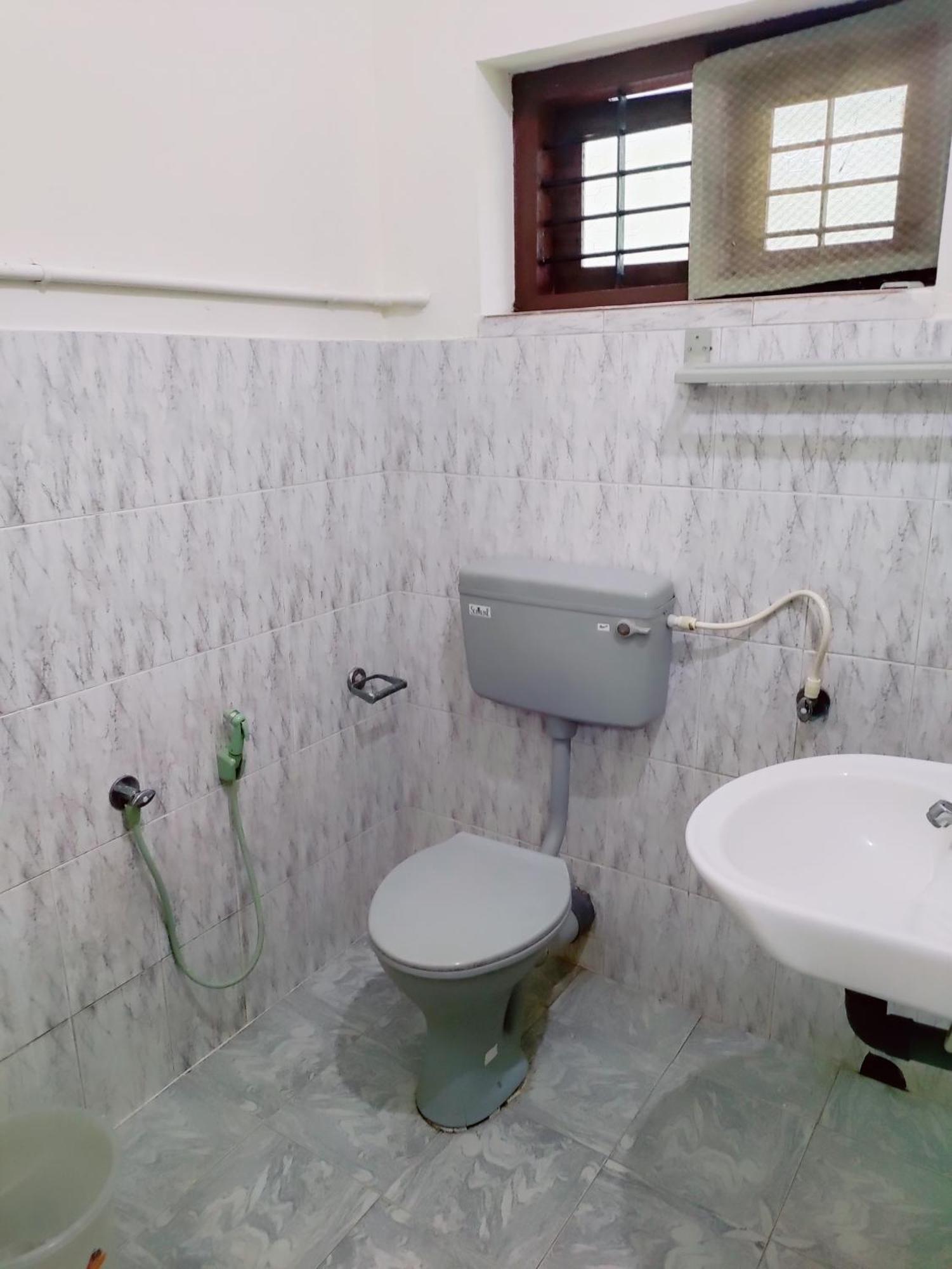 Guest house Basuri