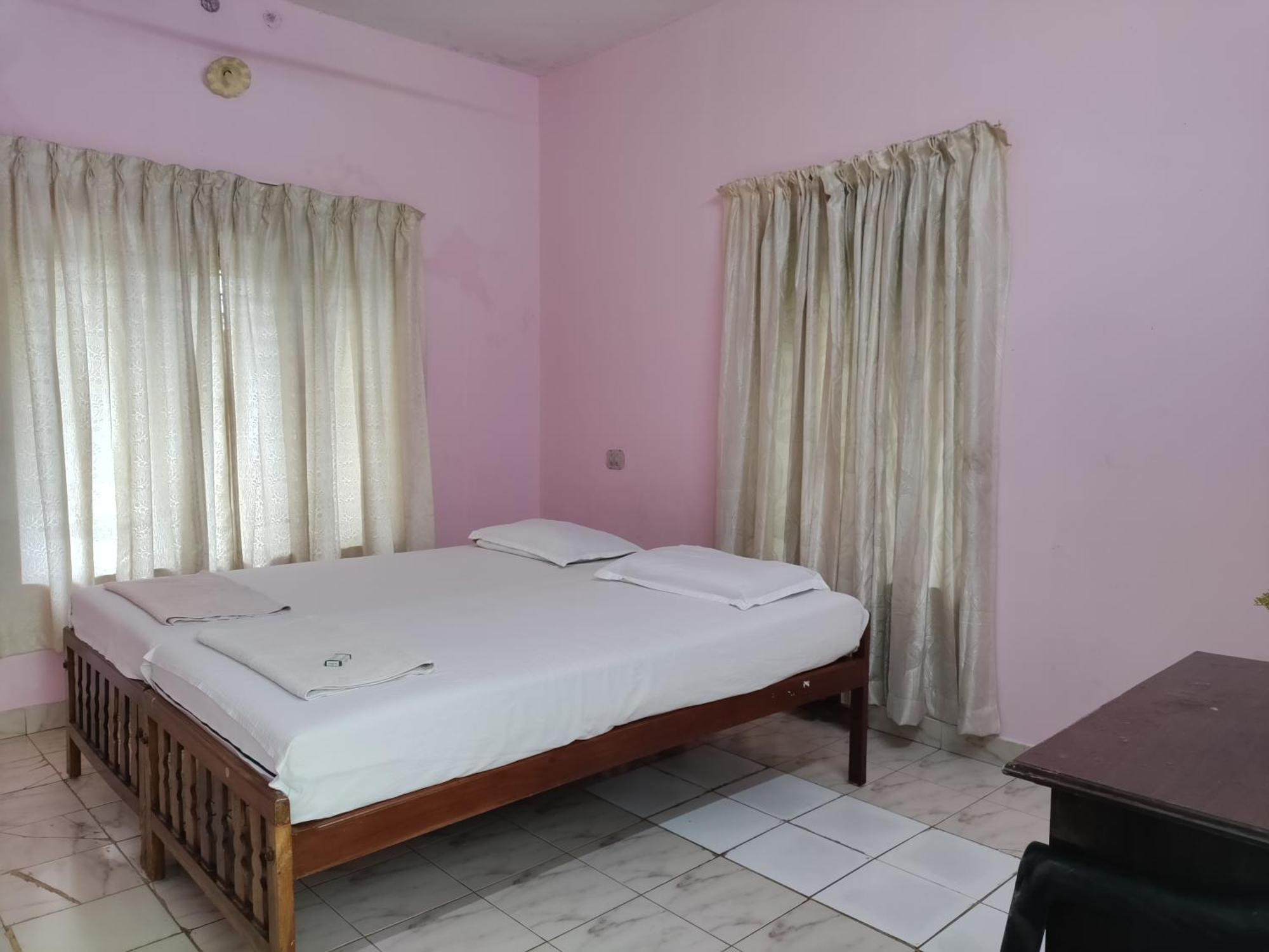 Basuri Guest house *