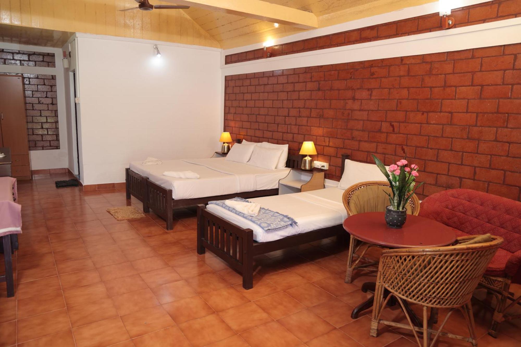 Hillview Hotel 4*