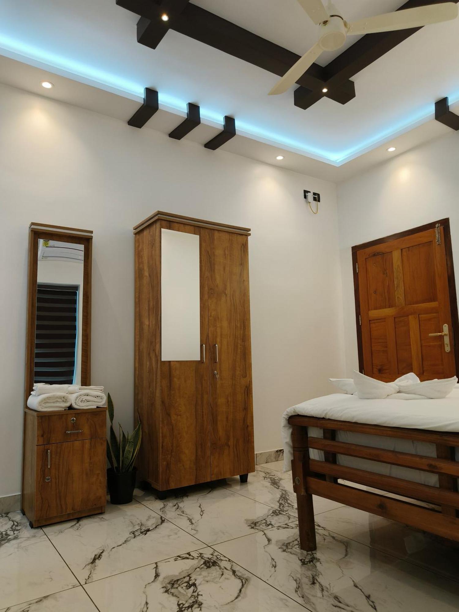 Resort Wavealokam Retreat