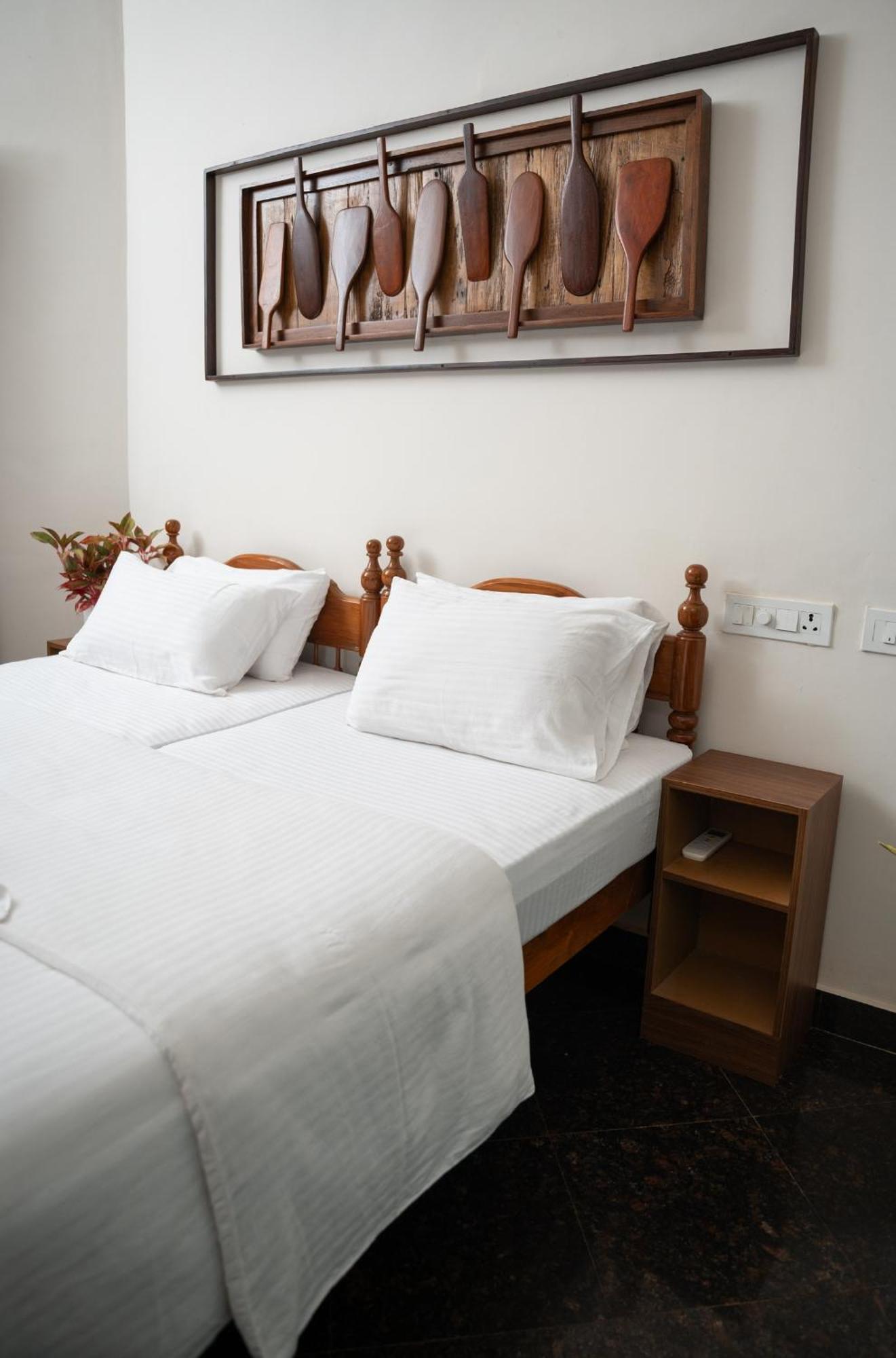 Bed & Breakfast Paddlecult Surf Retreat *
