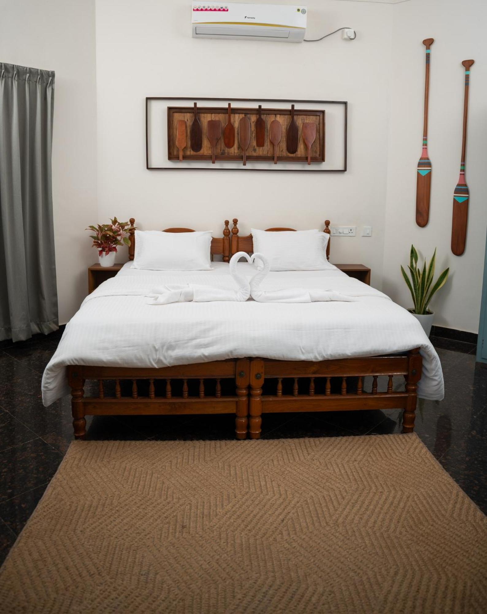 Bed & Breakfast Paddlecult Surf Retreat *