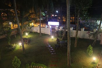 Vedanta Wake Up-helipad North Cliff Inn 2*