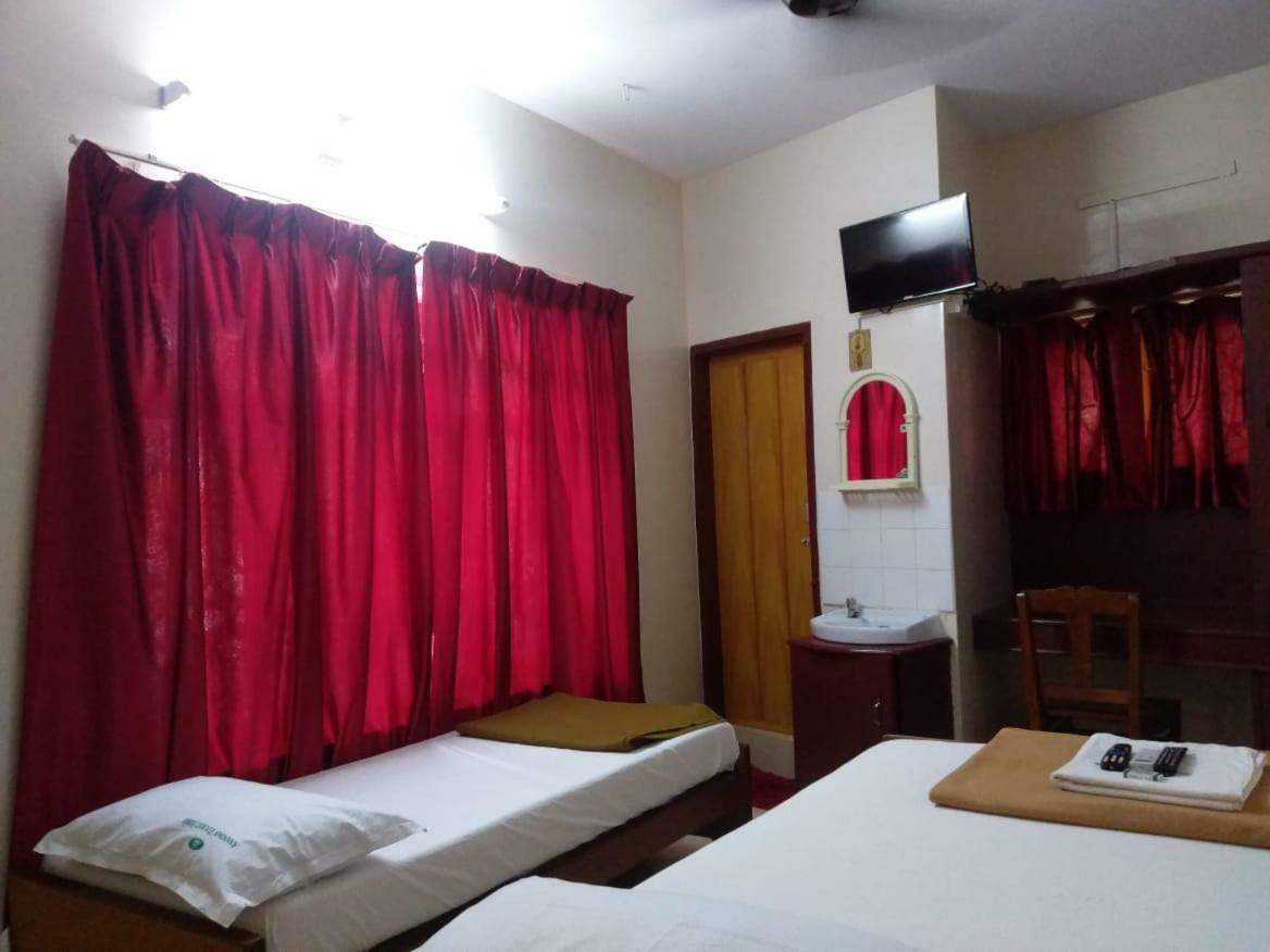 Anandan Tourist Varkala
