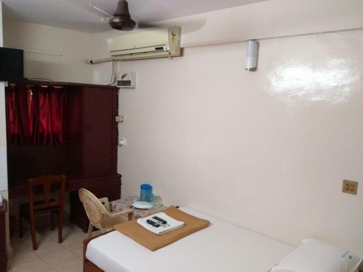 Anandan Tourist Hotel