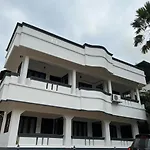 Oyo Flagship Roadway Inn