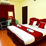 Tamaara Inn Beach Resort