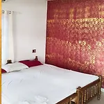 Golden Stay
