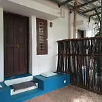 Hostel Calaila
