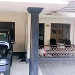 Swathi,Home Stay Near Sivagiri And Varkala