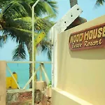 Woodhouse Beach Resort