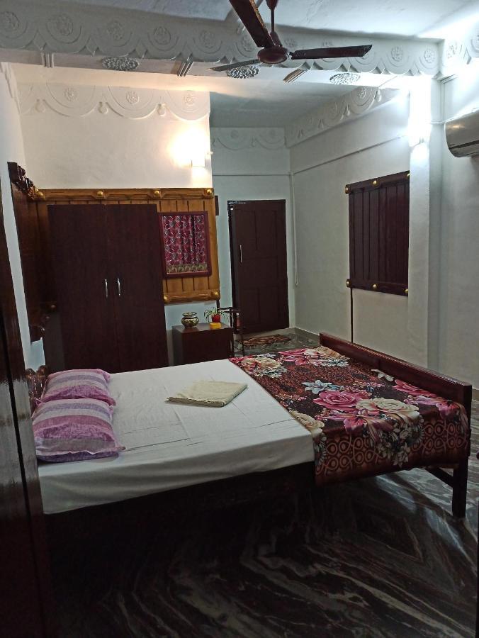 Blue Waves Beach Residency Hotel *