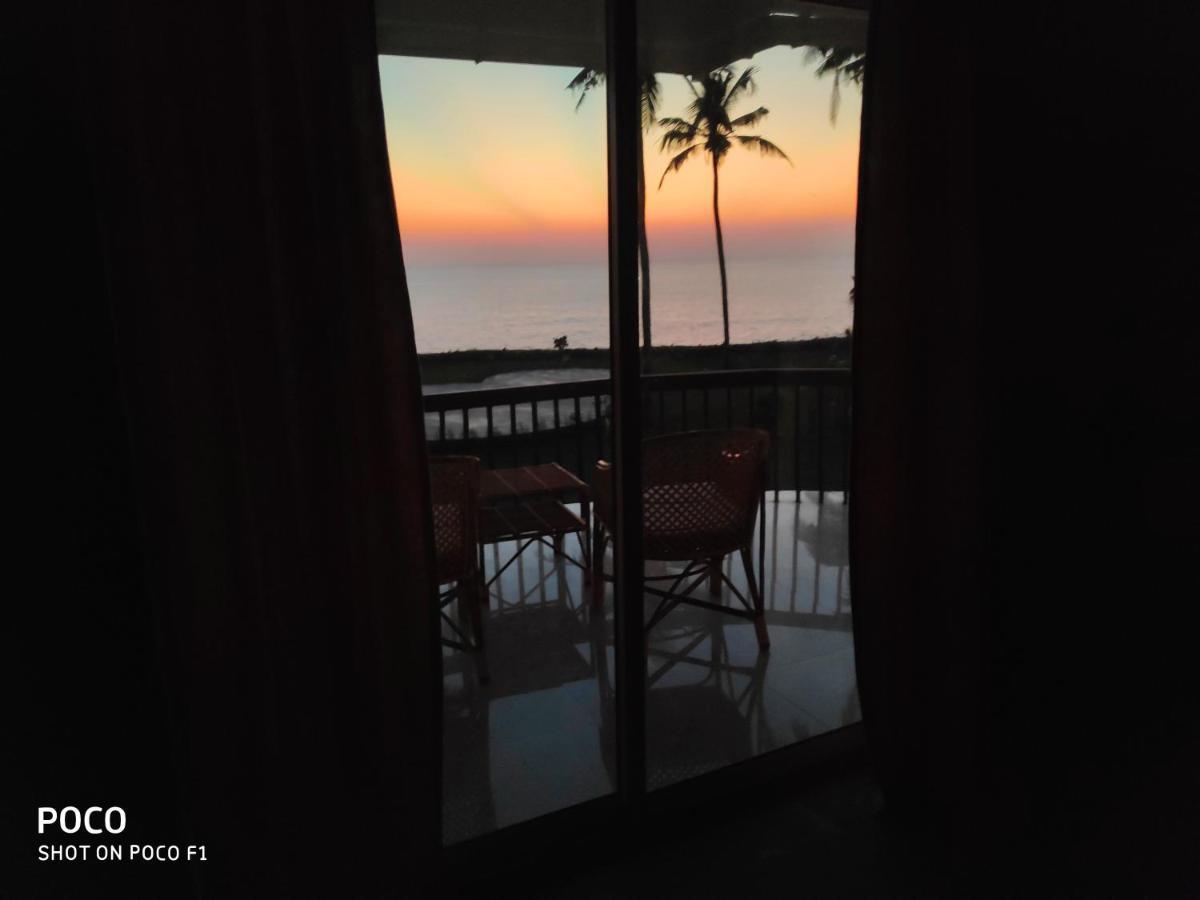 Pura Vida * Varkala