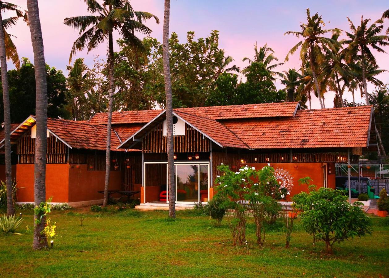 Pura Vida * Varkala
