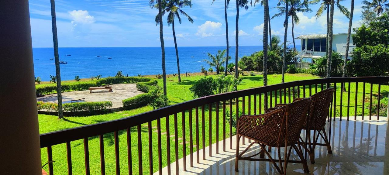 Pura Vida Resort Varkala