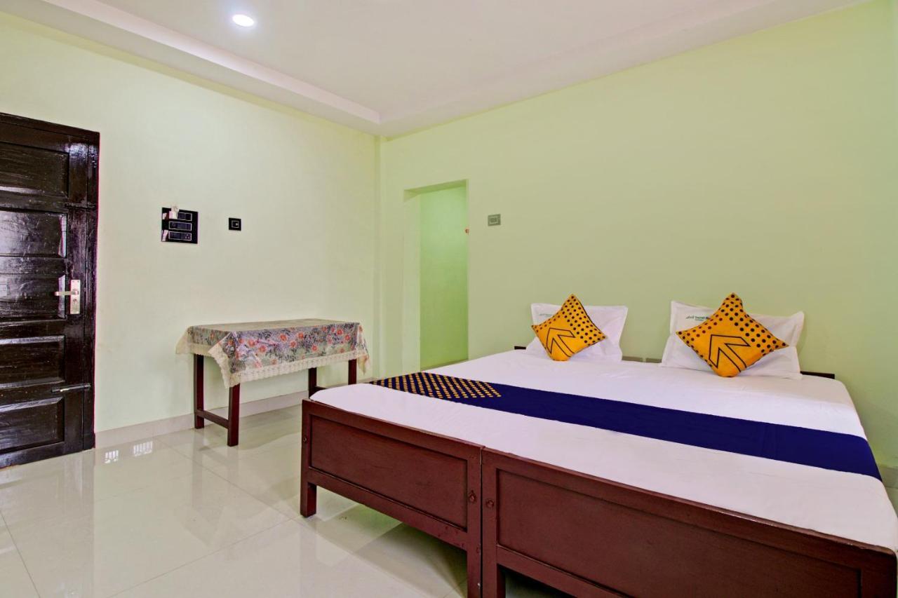 Spot On 73862 Jaya Tourist