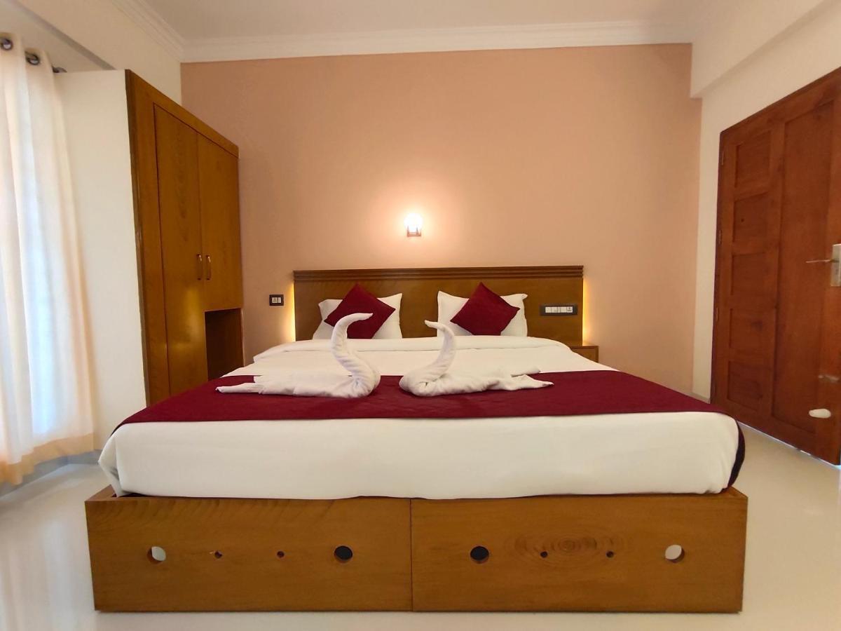 Hotel White House Residency
