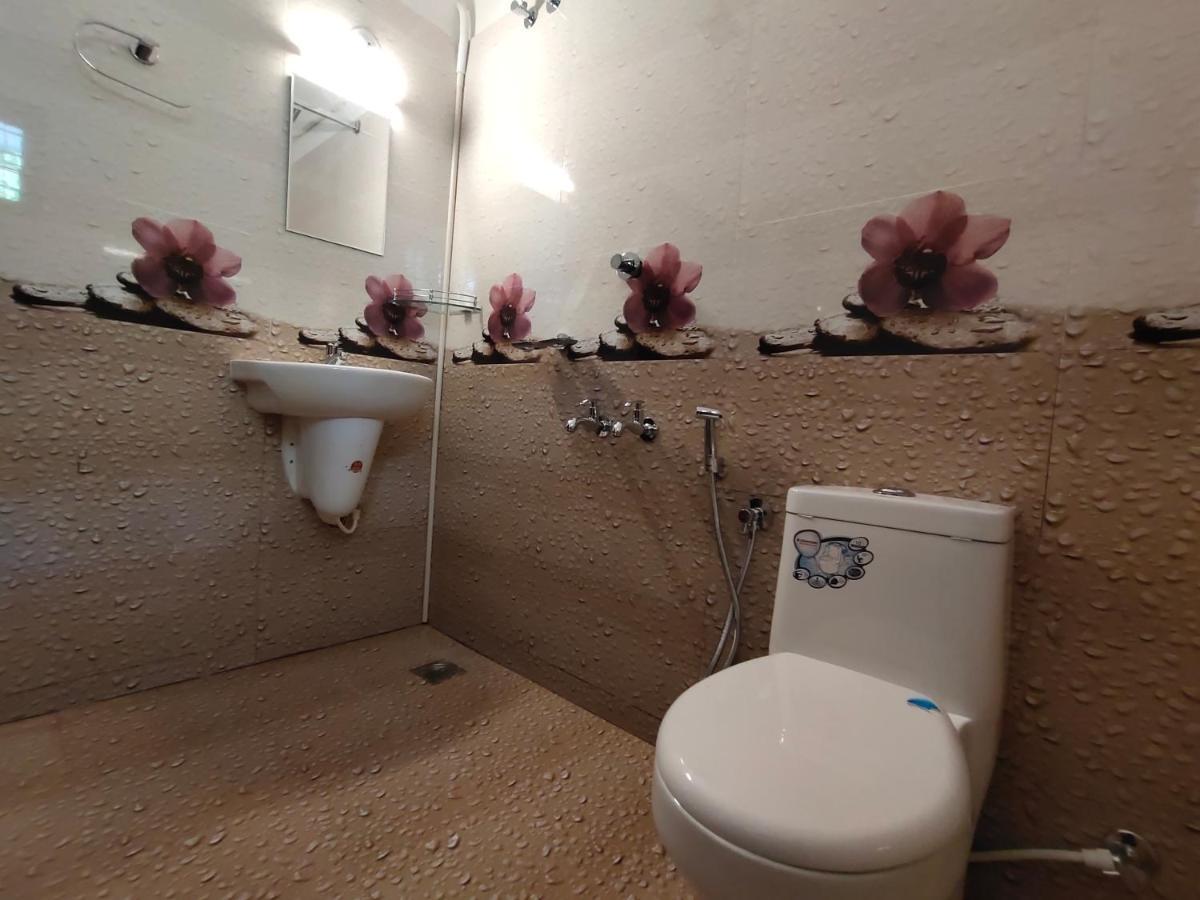 Hotel White House Residency