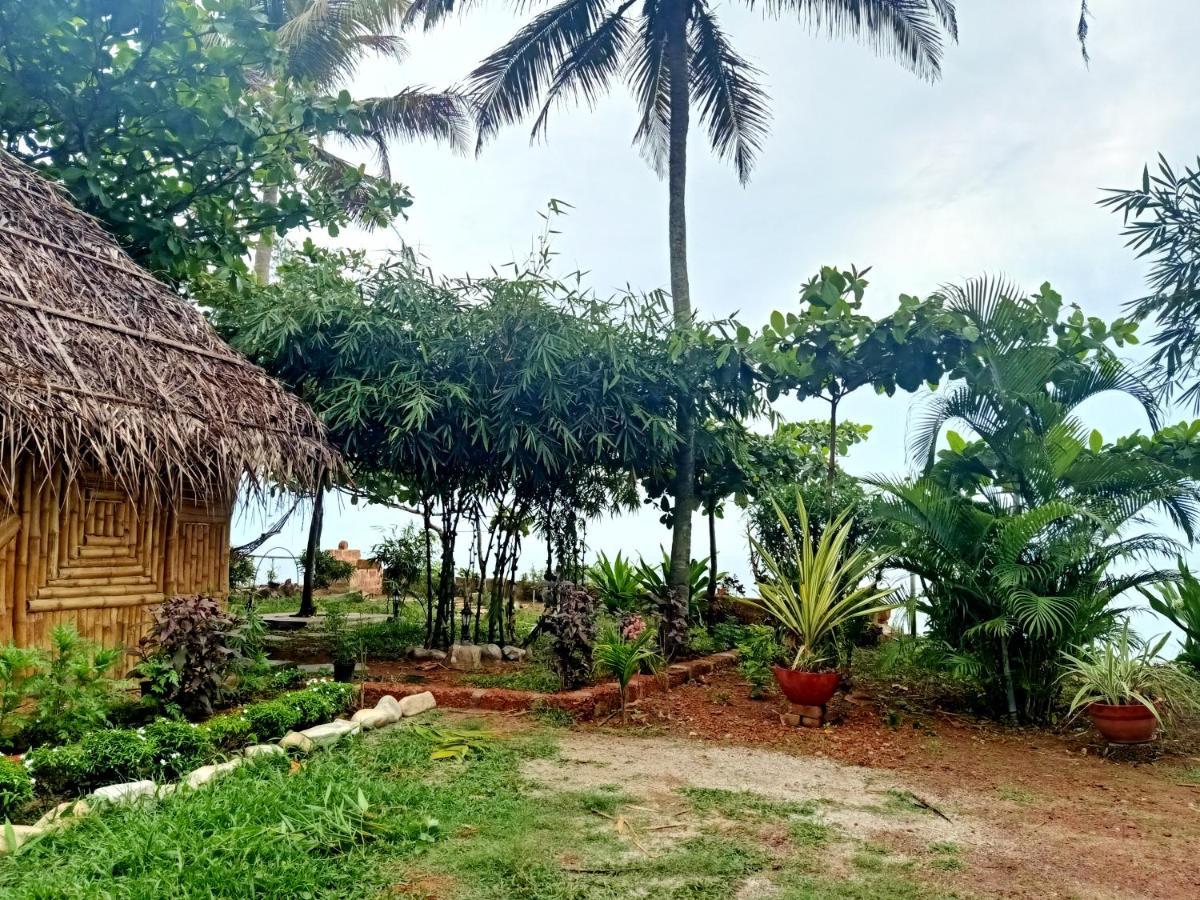 Cliffy Pande Varkala