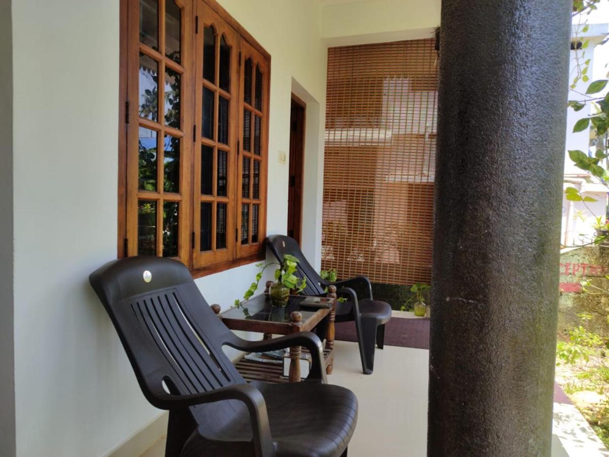 Raj Palace Homestay *