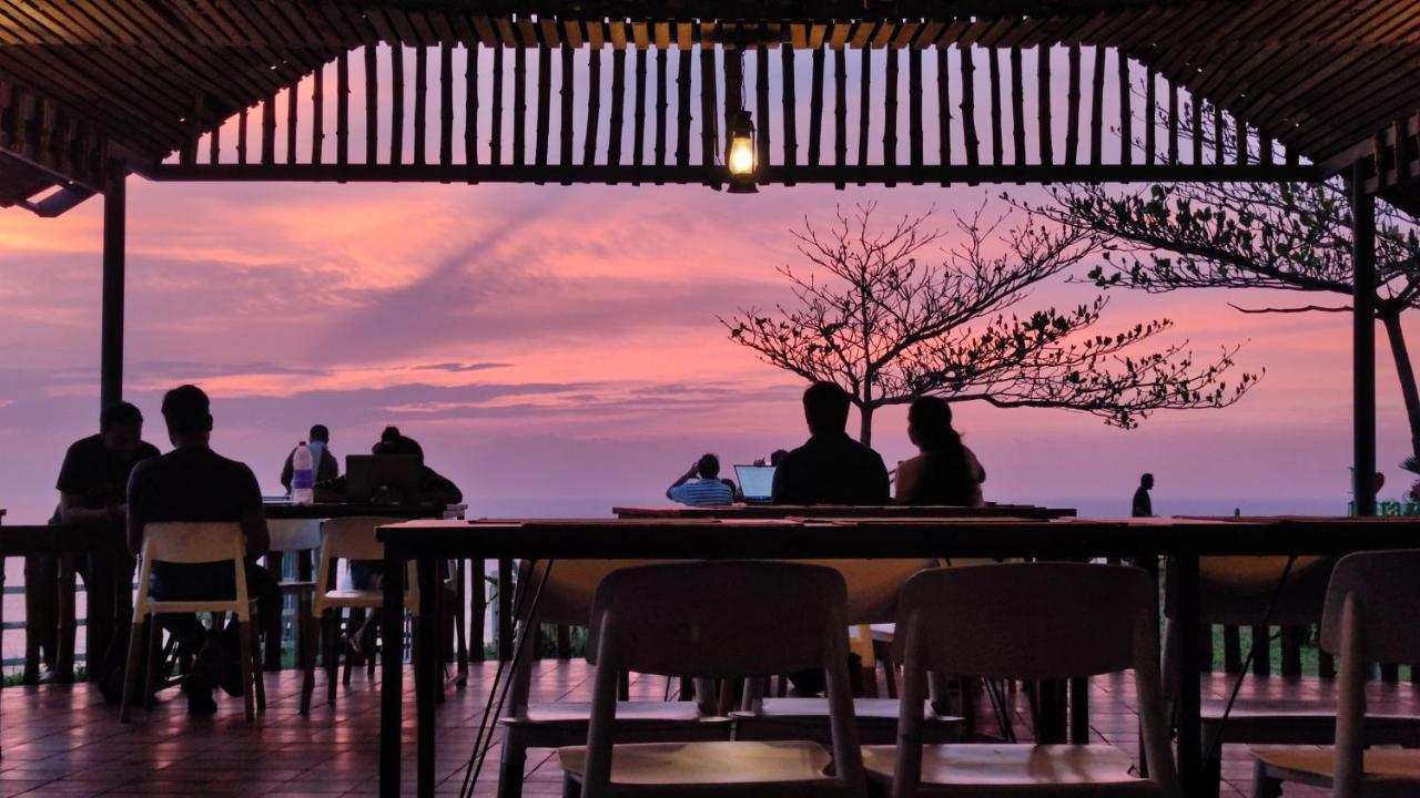 Resort Pura Vida Varkala