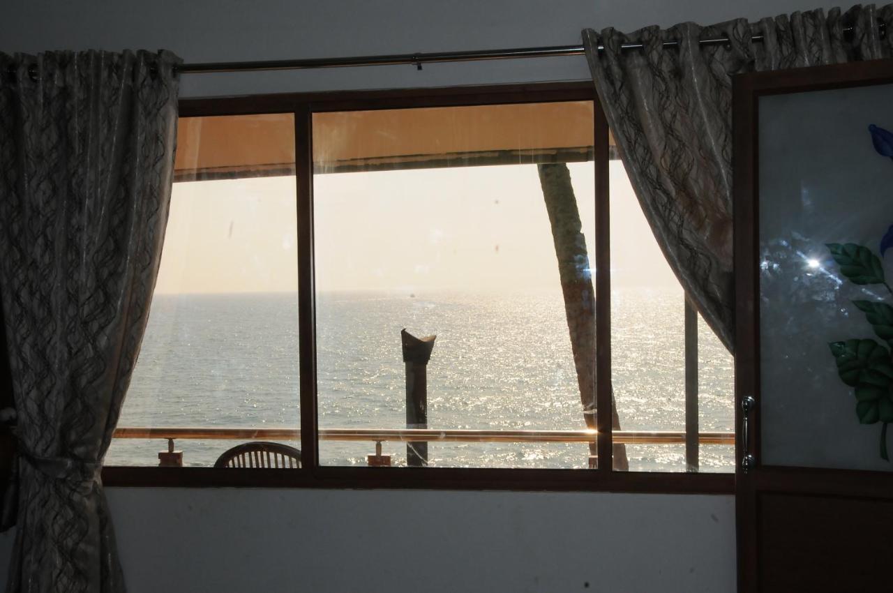 Resort Black Varkala