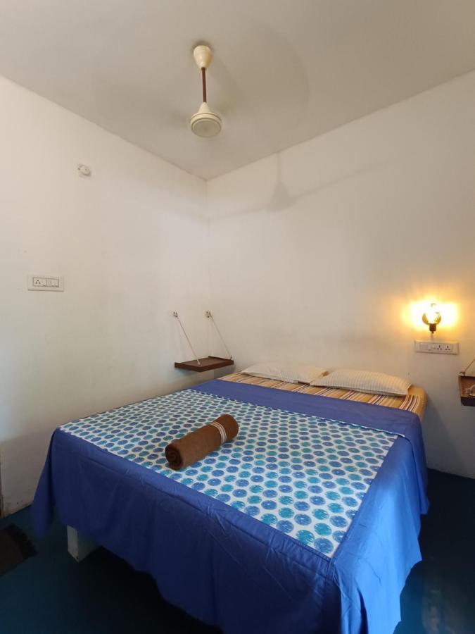 Calaila Hostel *