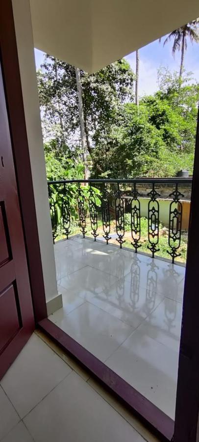 Hostel Calaila