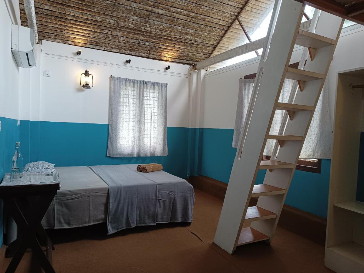 Calaila Hostel Varkala