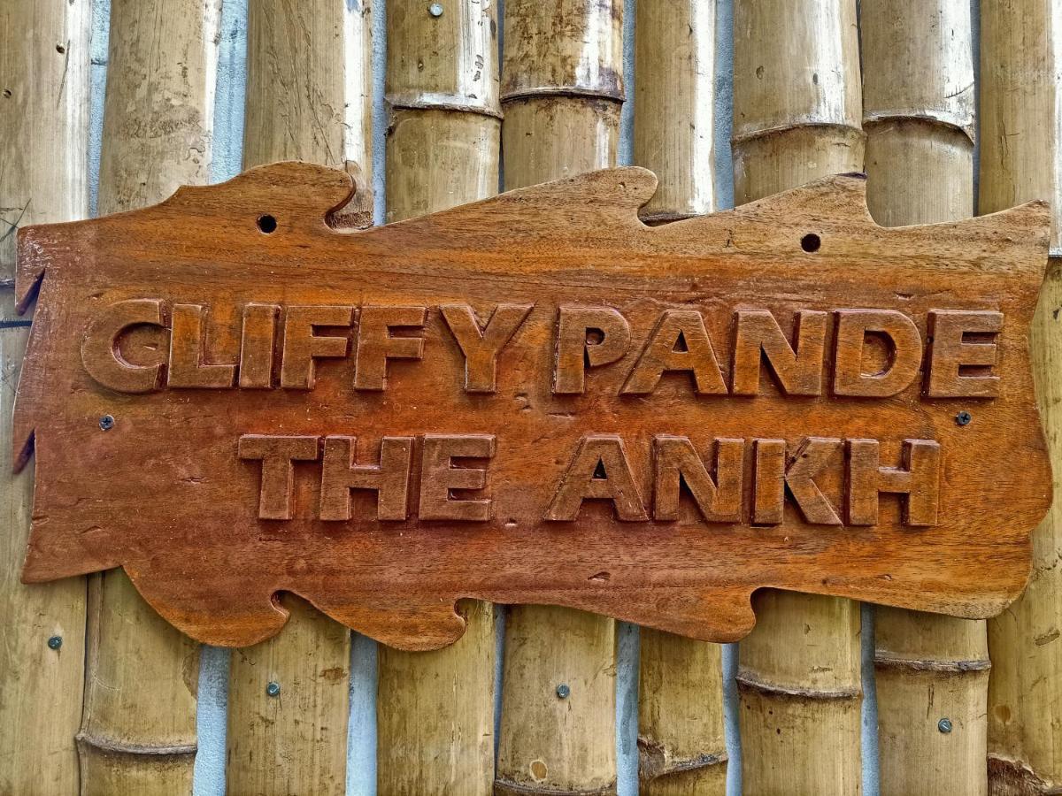 Cliffy Pande