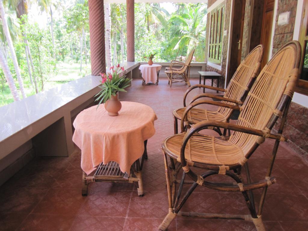 Homestay M R Beach &