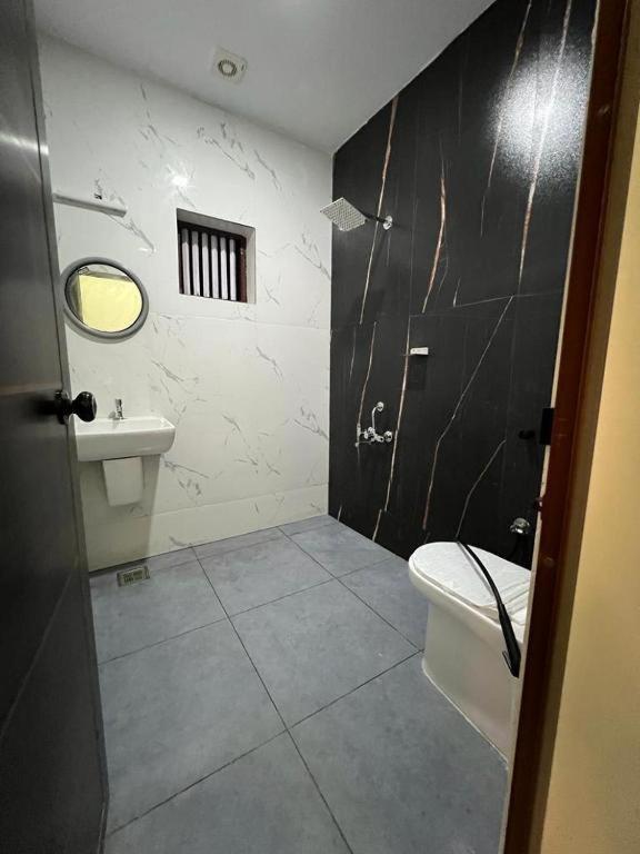 Oyo Flagship Roadway 3*