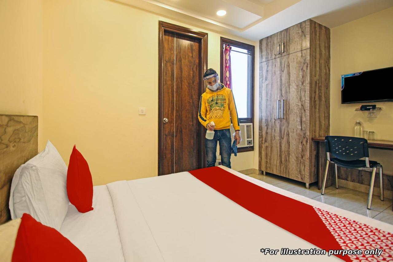 Hotel Oyo Flagship Roadway 3*