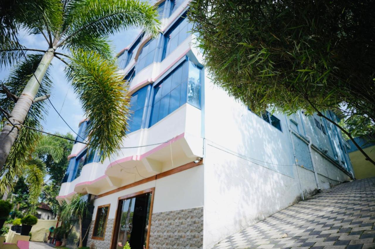 Padmatheertham Hotel