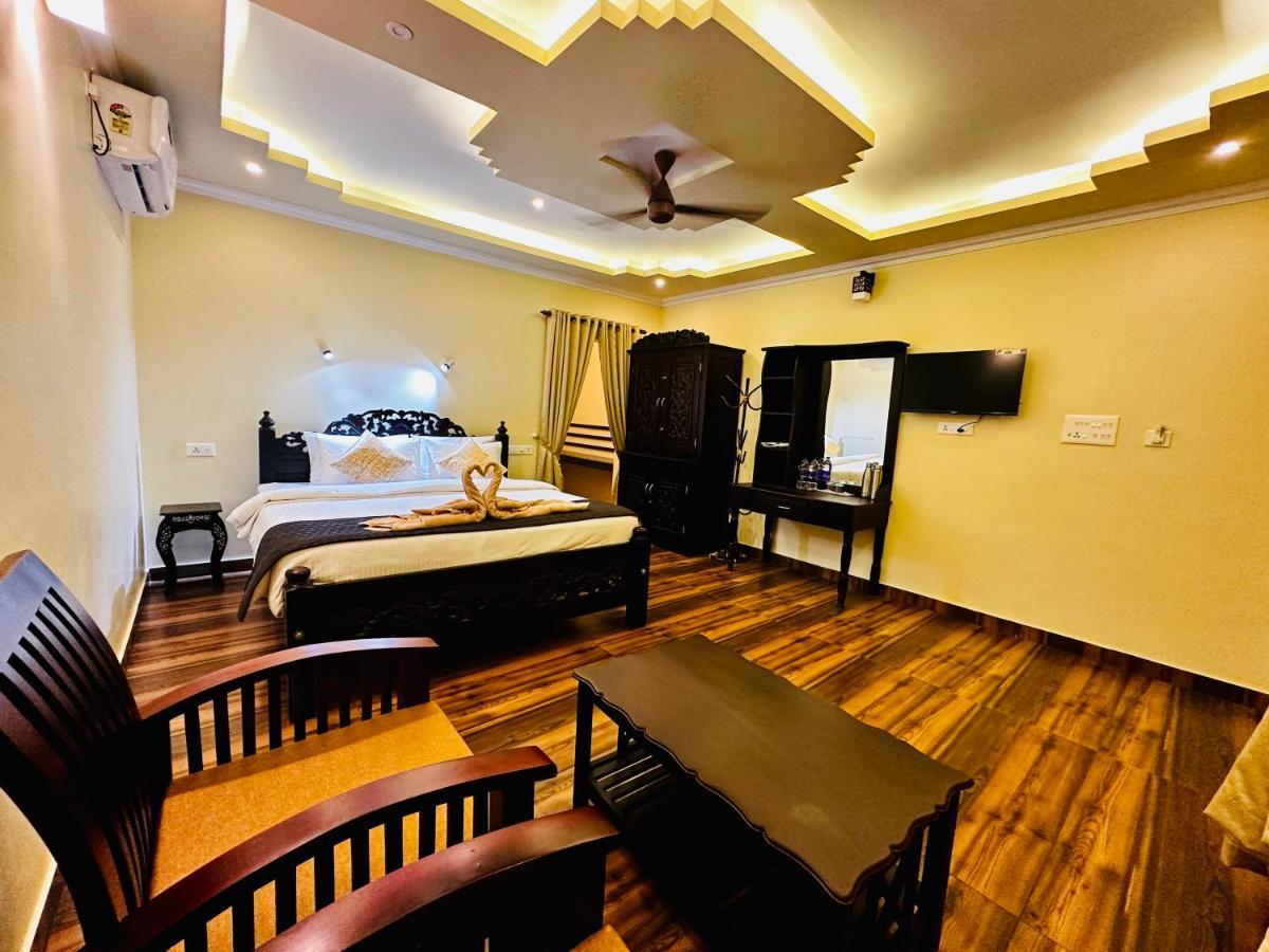 Hotel Maadathil Varkala