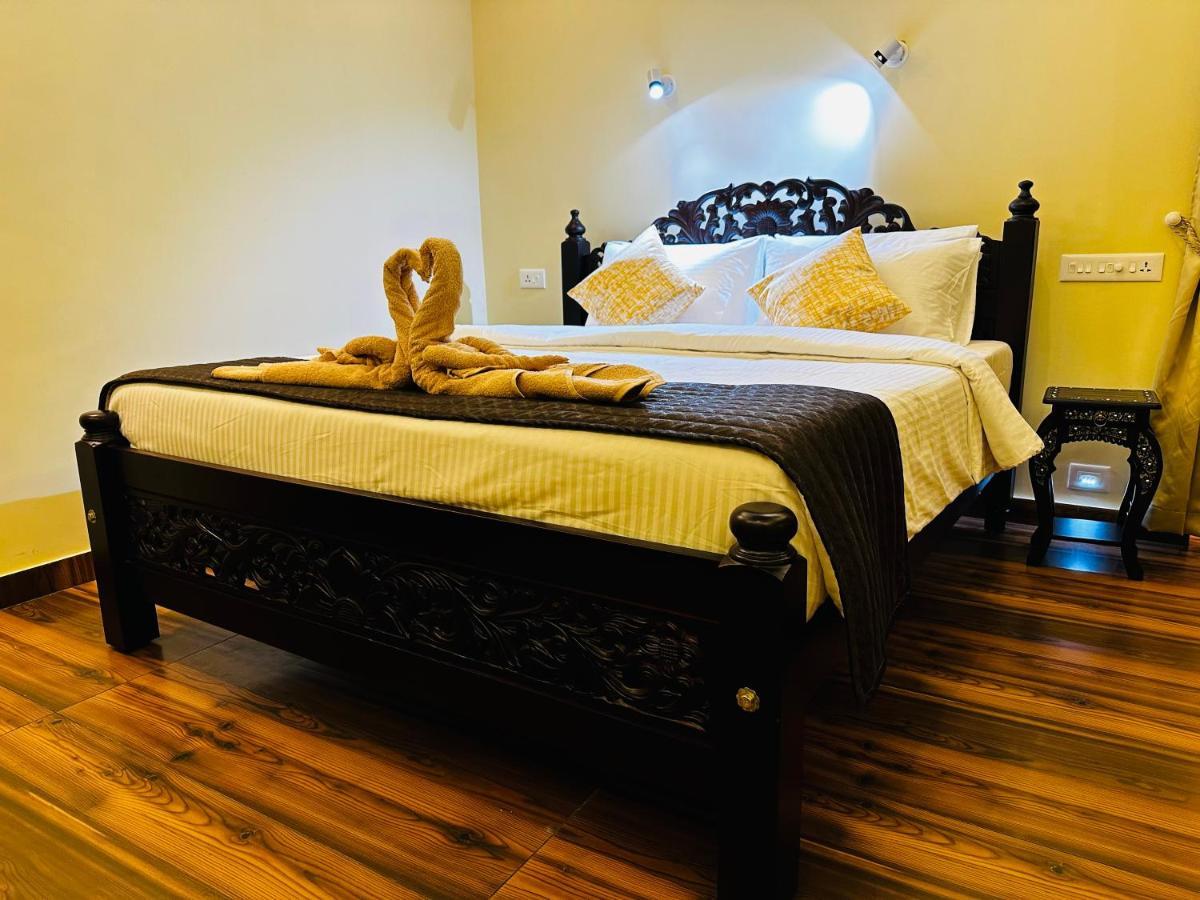 Maadathil * Varkala