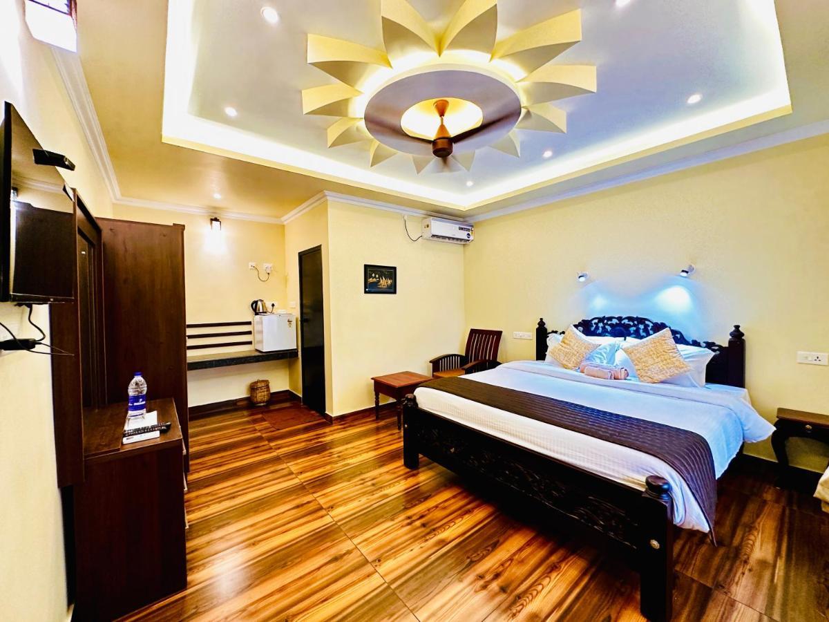 Maadathil Varkala
