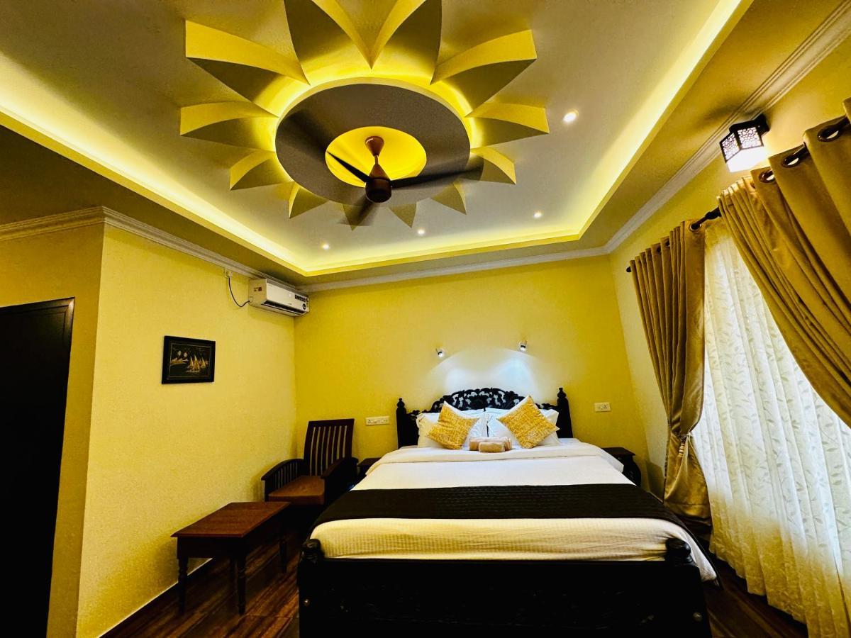 Maadathil Varkala