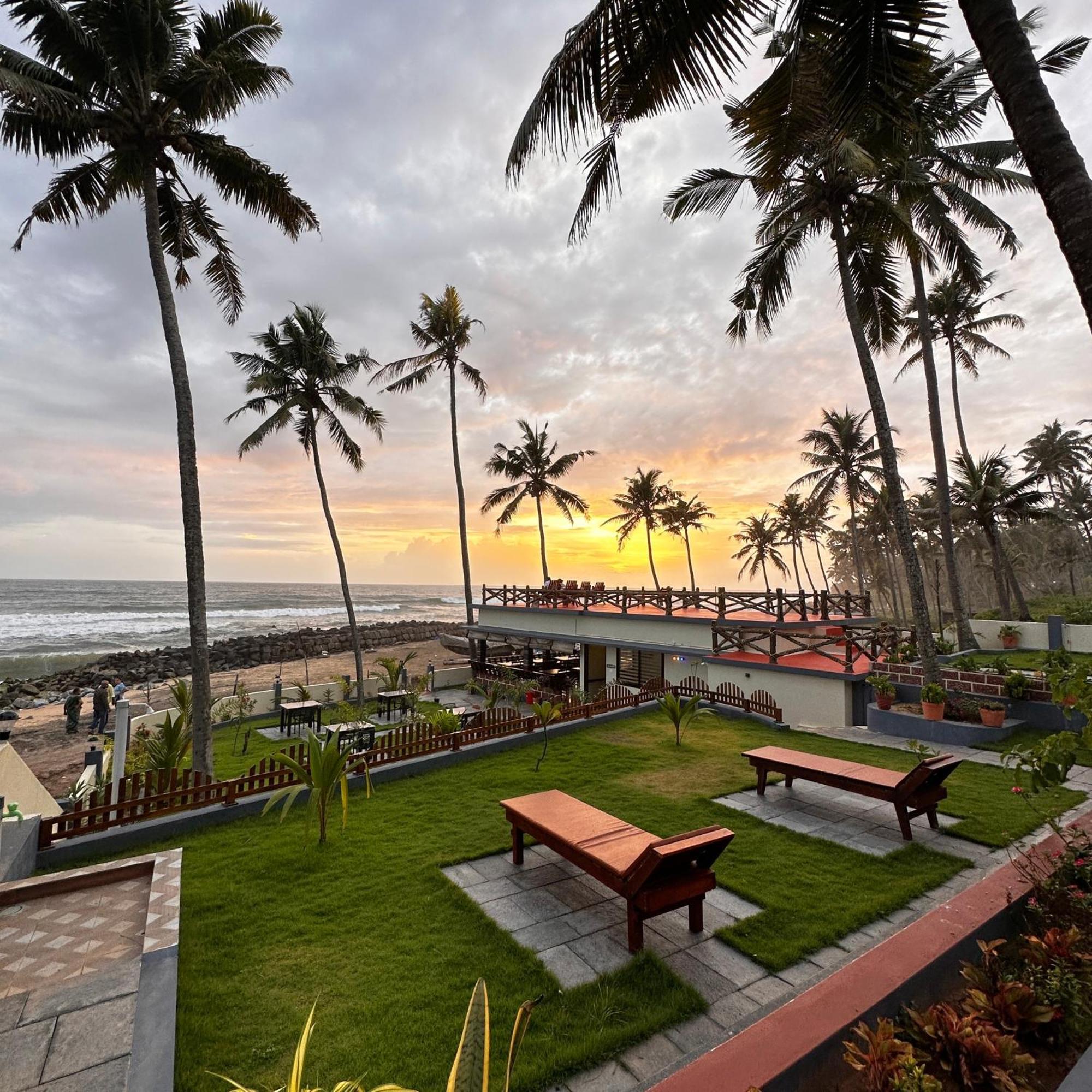 Maadathil Hotel Varkala