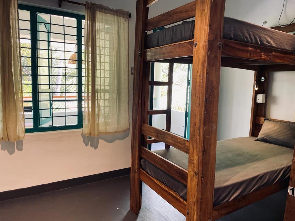 Hostel Cliff & Coral *