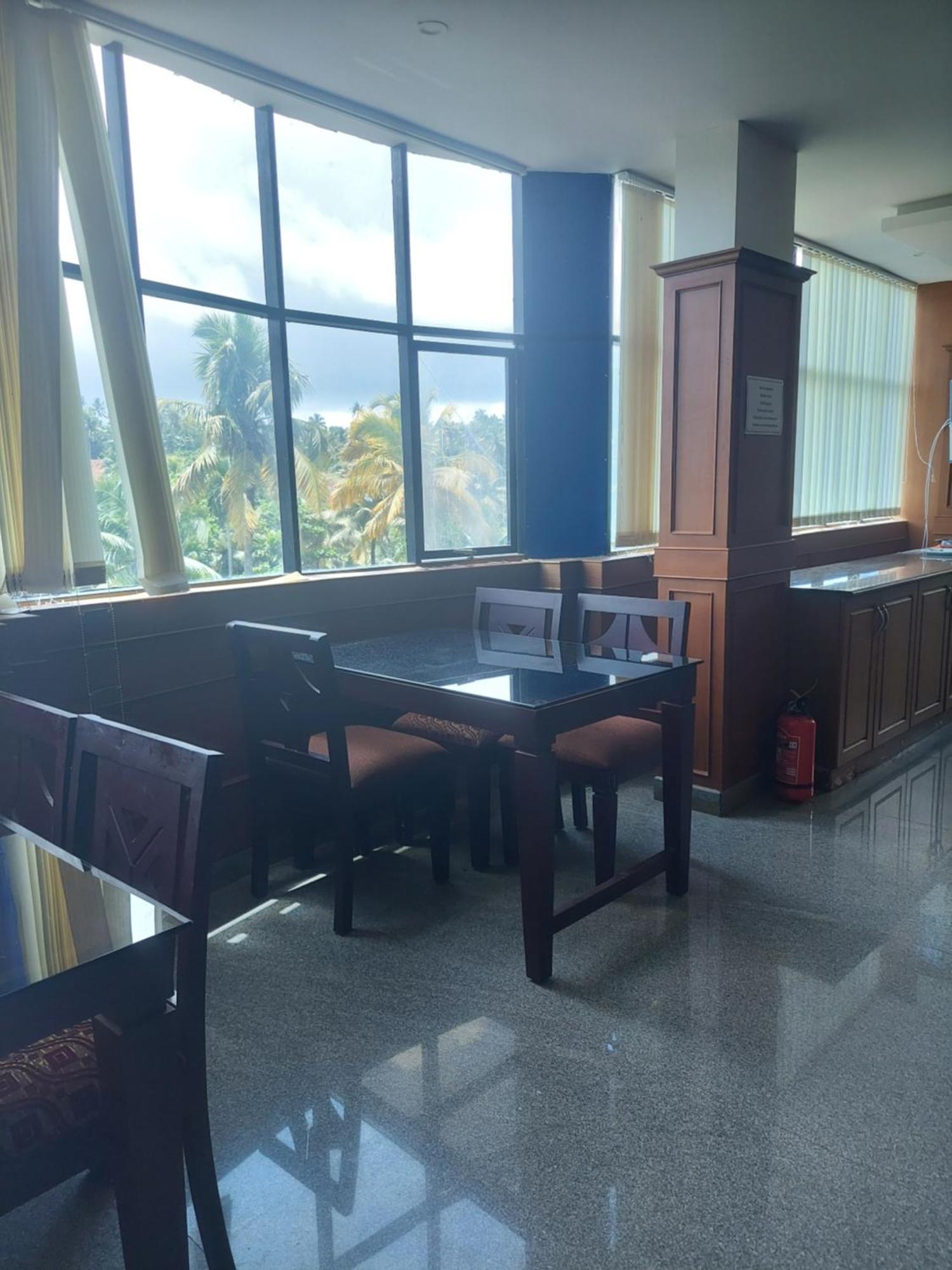 Padmatheertham Hotel Varkala