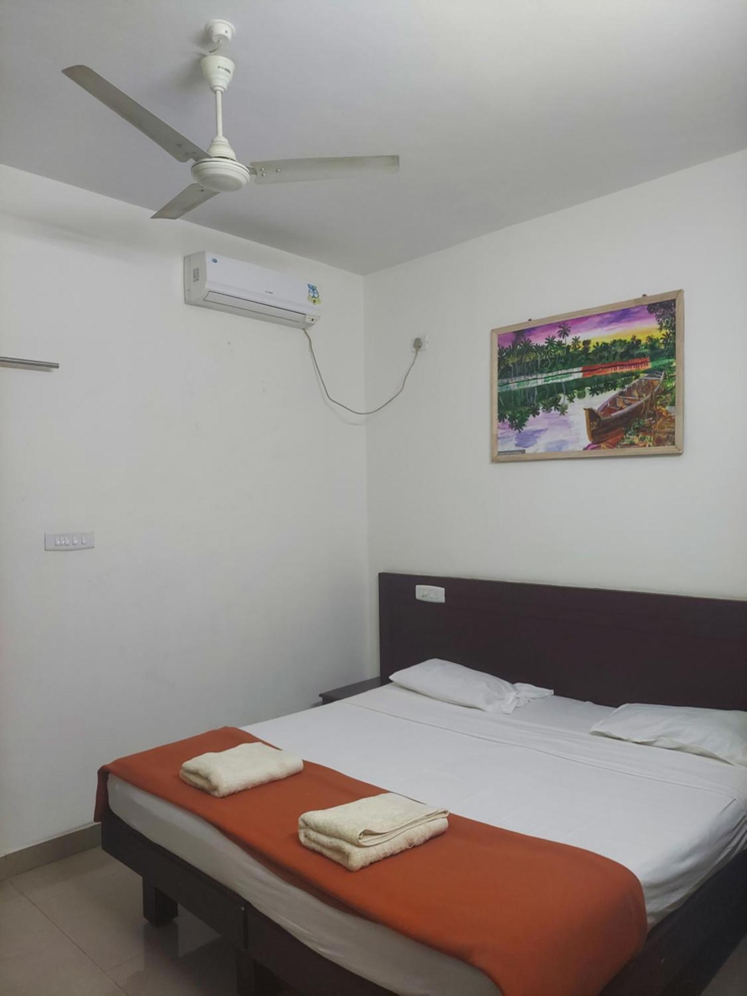 Padmatheertham Hotel Varkala