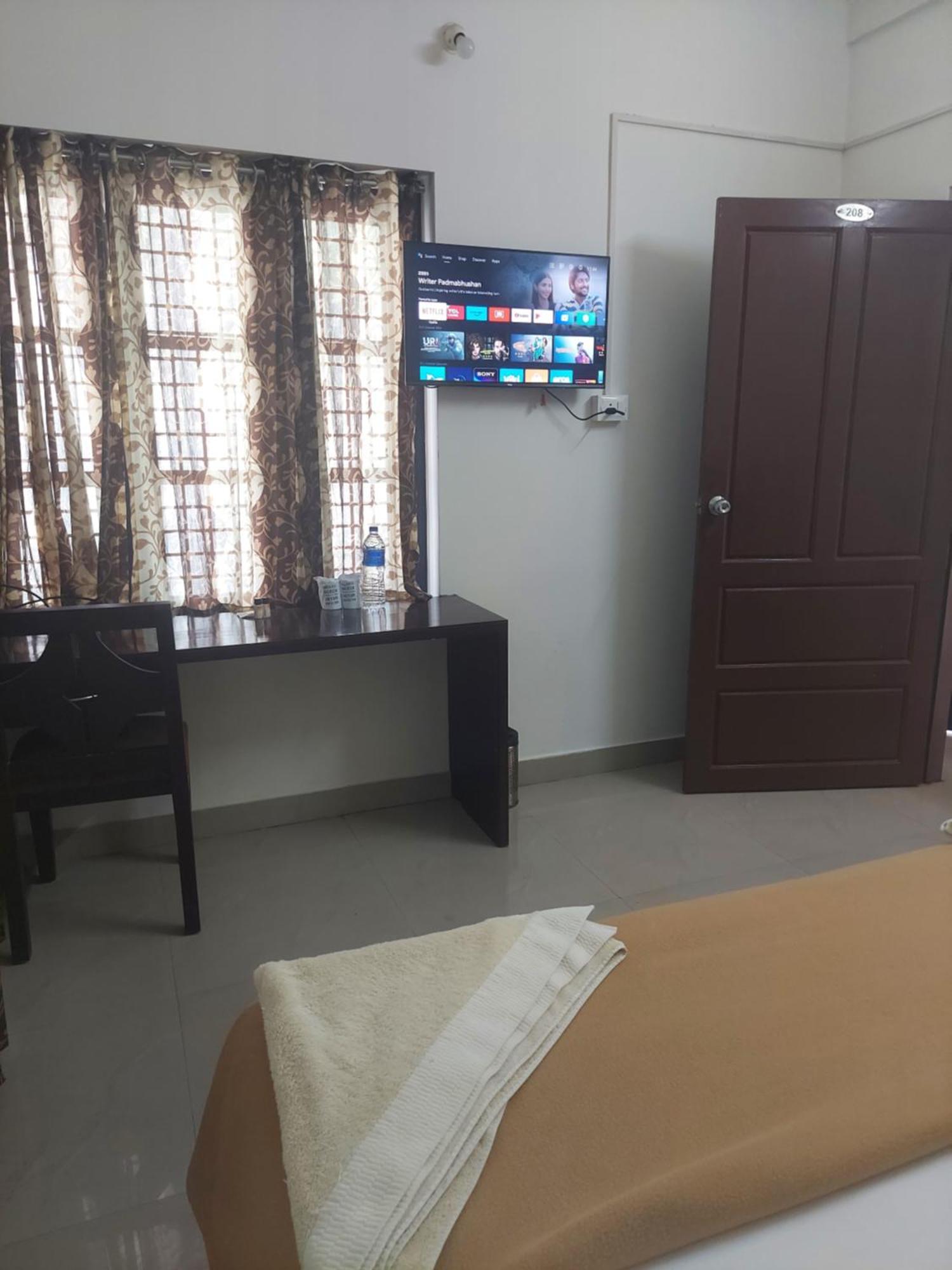 Padmatheertham Hotel Varkala
