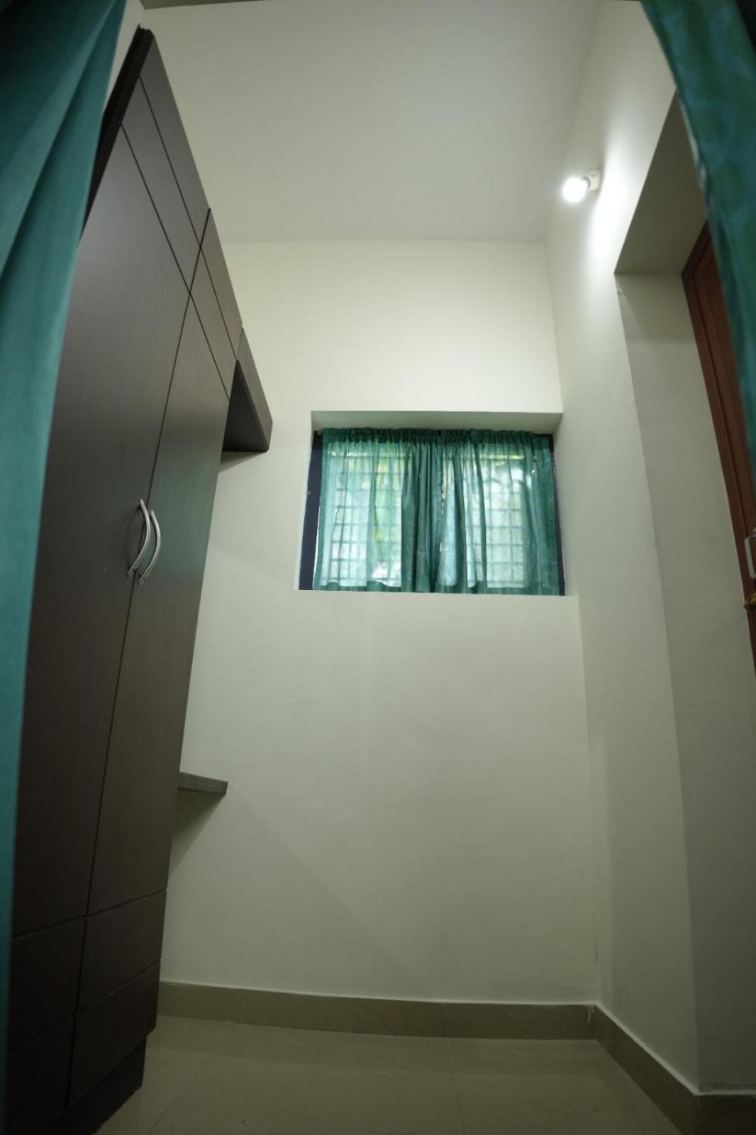 Padmatheertham Hotel